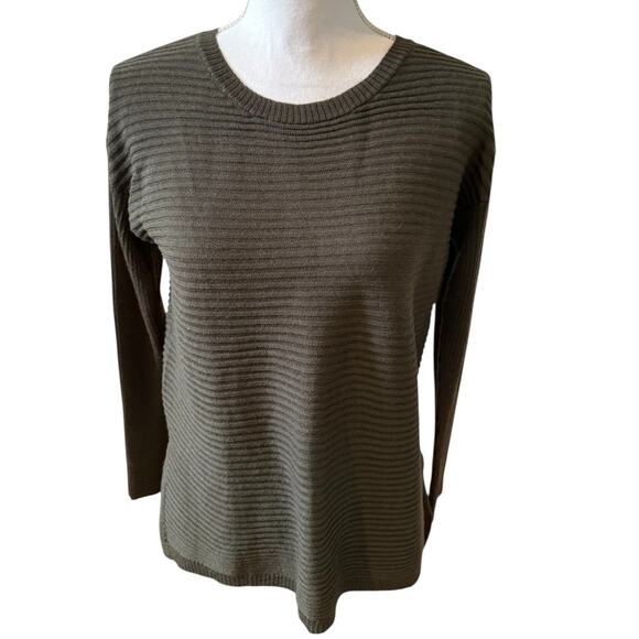 Tahari Crewneck Wool Ribbed Knit Sweater Button Detail Olive Green S - Picture 1 of 7